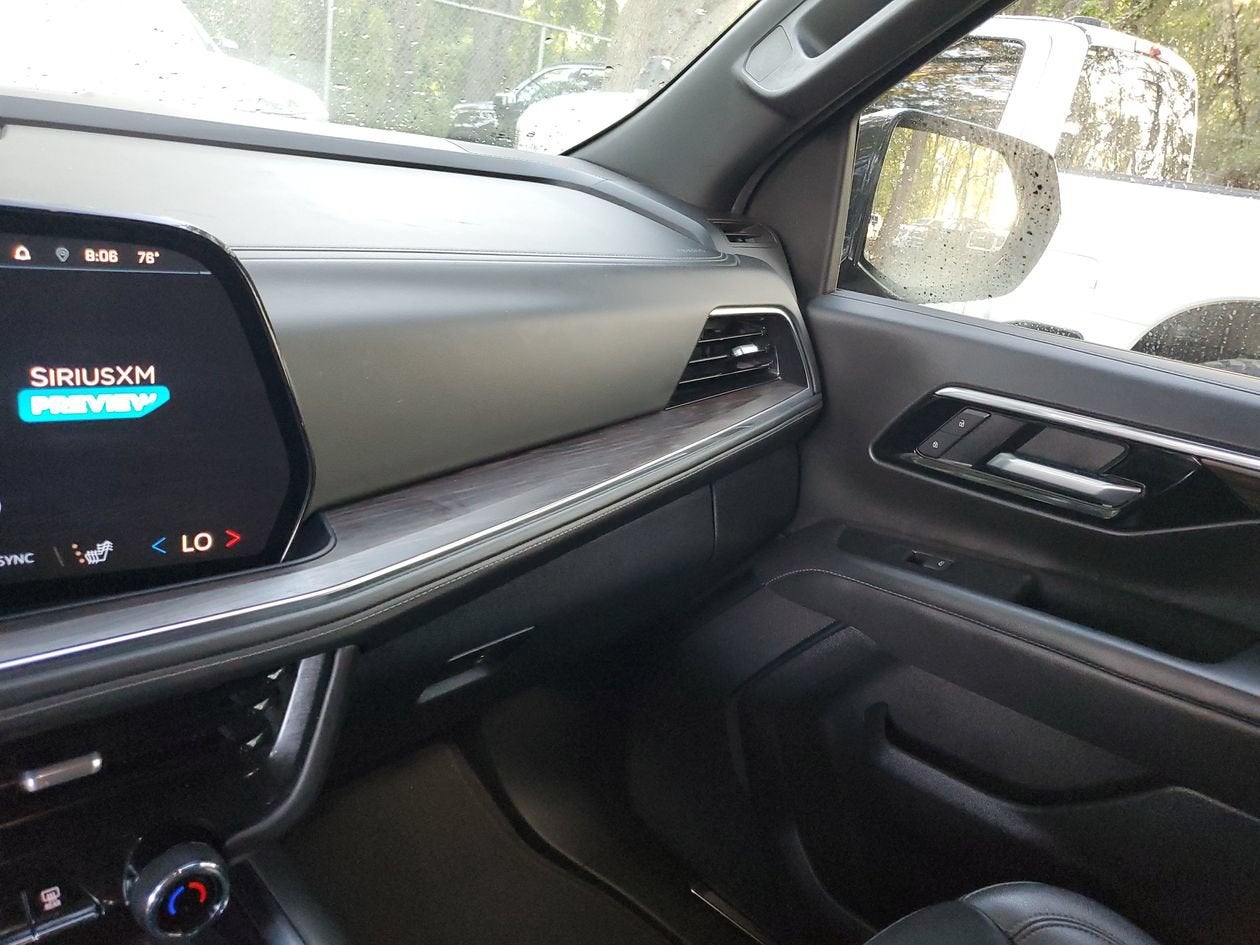 2025 Chevrolet Suburban LT