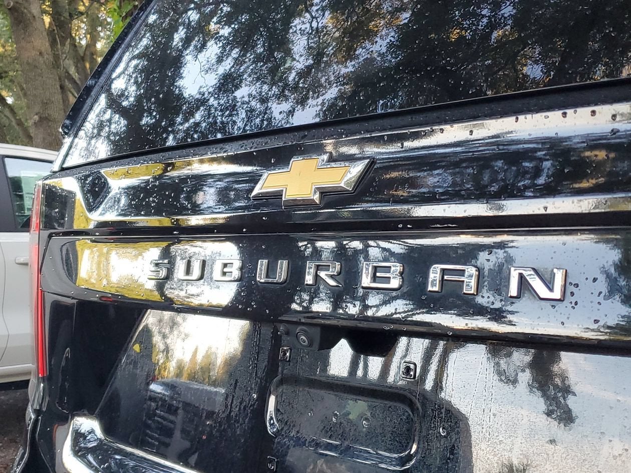 2025 Chevrolet Suburban LT