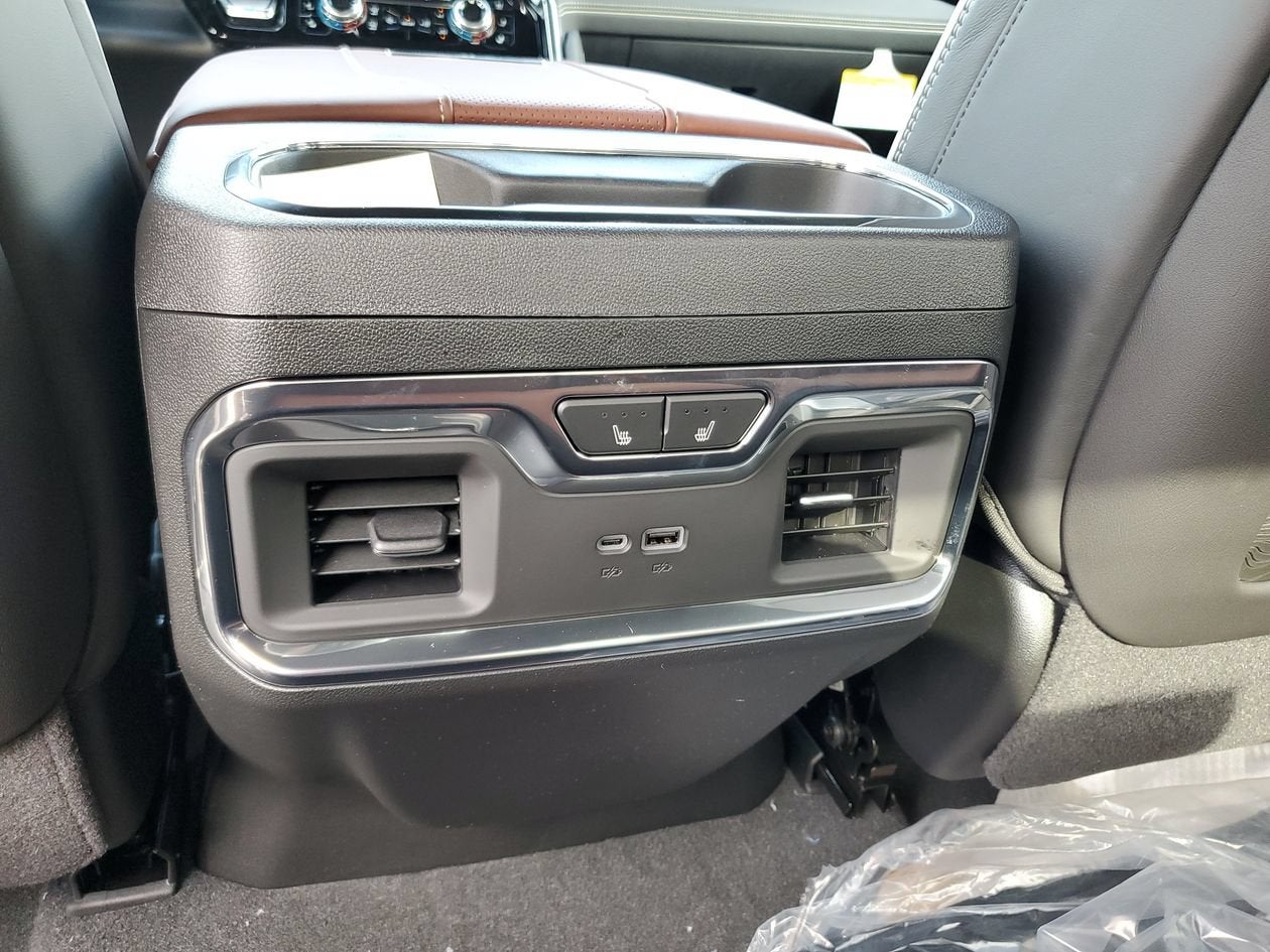 2026 GMC Sierra 3500 HD Denali Ultimate DRW