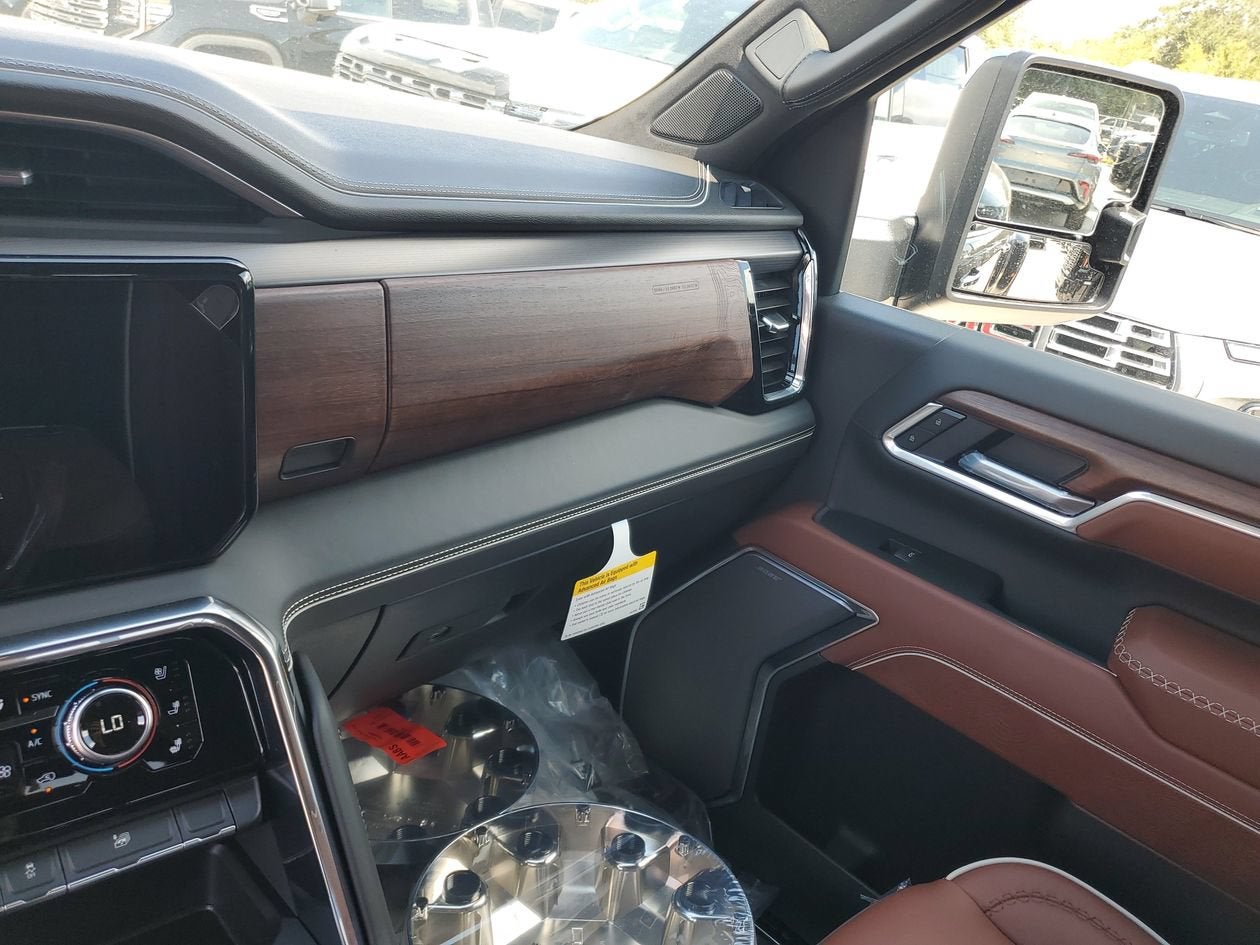 2026 GMC Sierra 3500 HD Denali Ultimate DRW