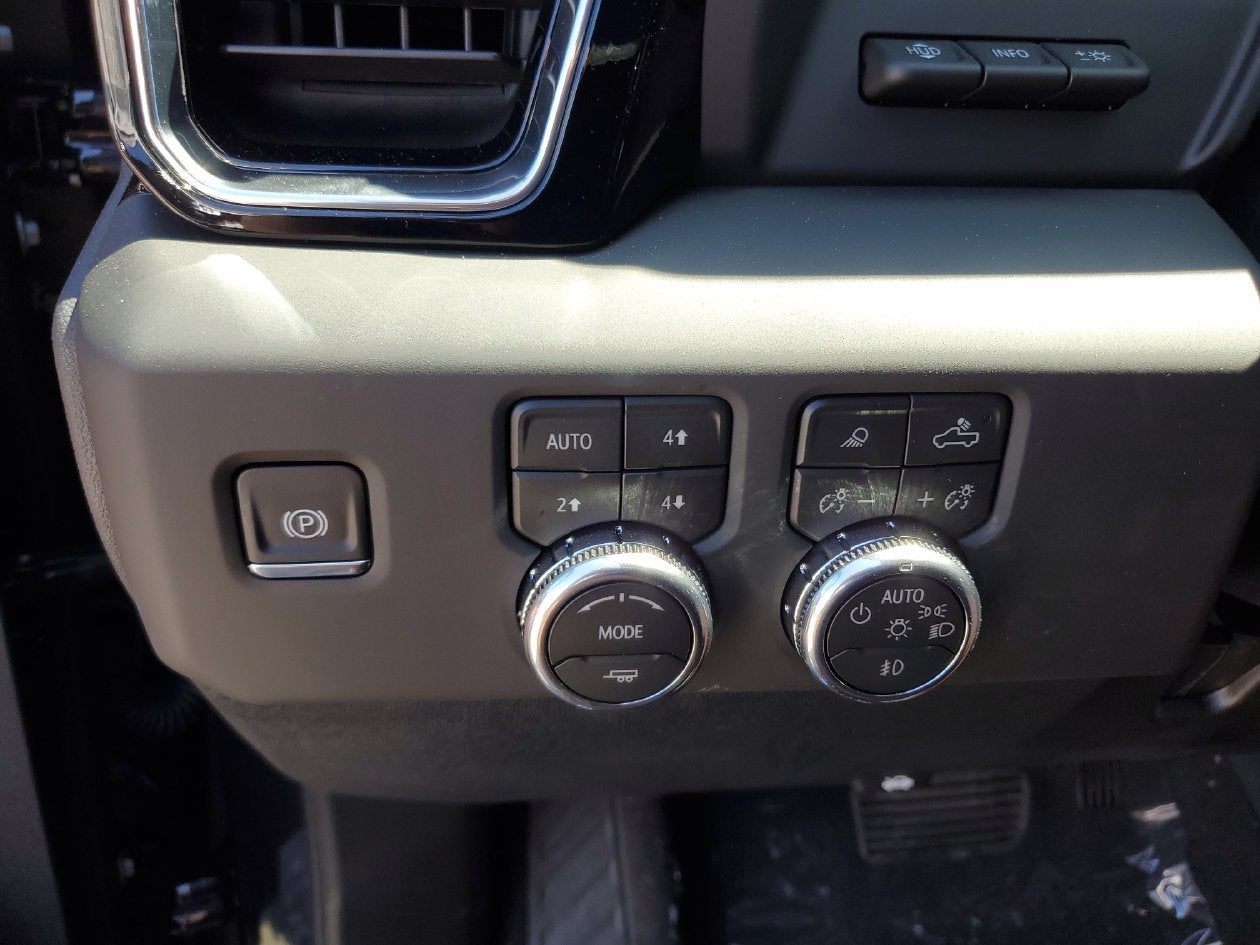 2026 GMC Sierra 3500 HD Denali Ultimate DRW