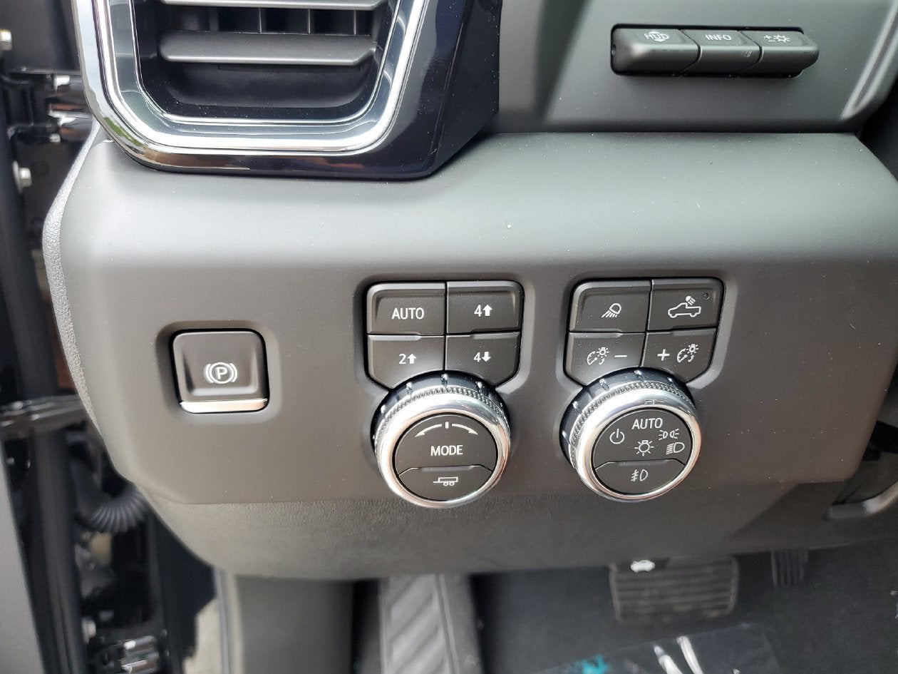 2026 GMC Sierra 3500 HD Denali Ultimate DRW