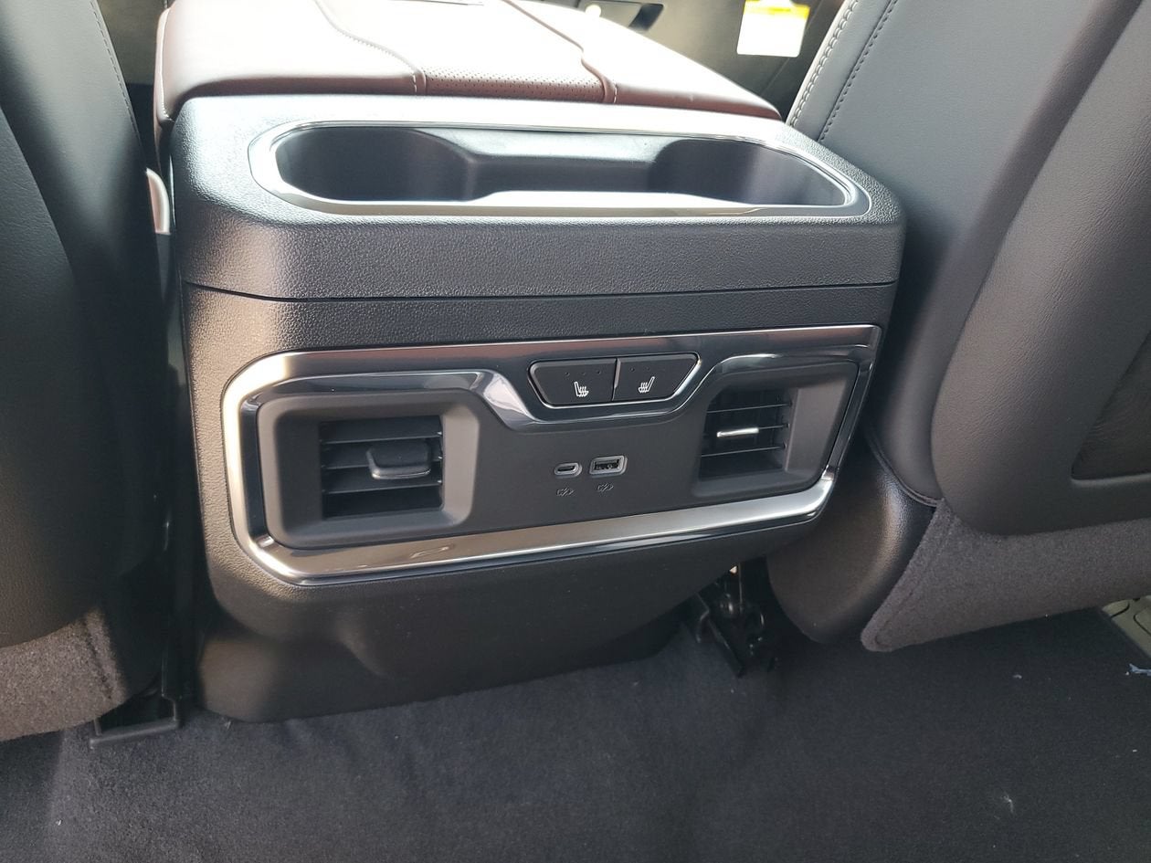 2026 GMC Sierra 3500HD Denali Ultimate - Photo 17