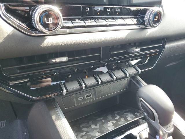 2025 GMC Canyon Elevation