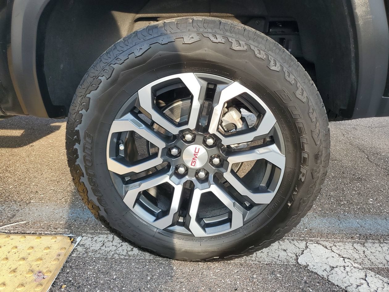 2024 GMC Canyon AT4