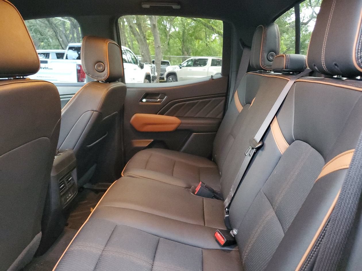 2023 GMC Canyon 4WD AT4