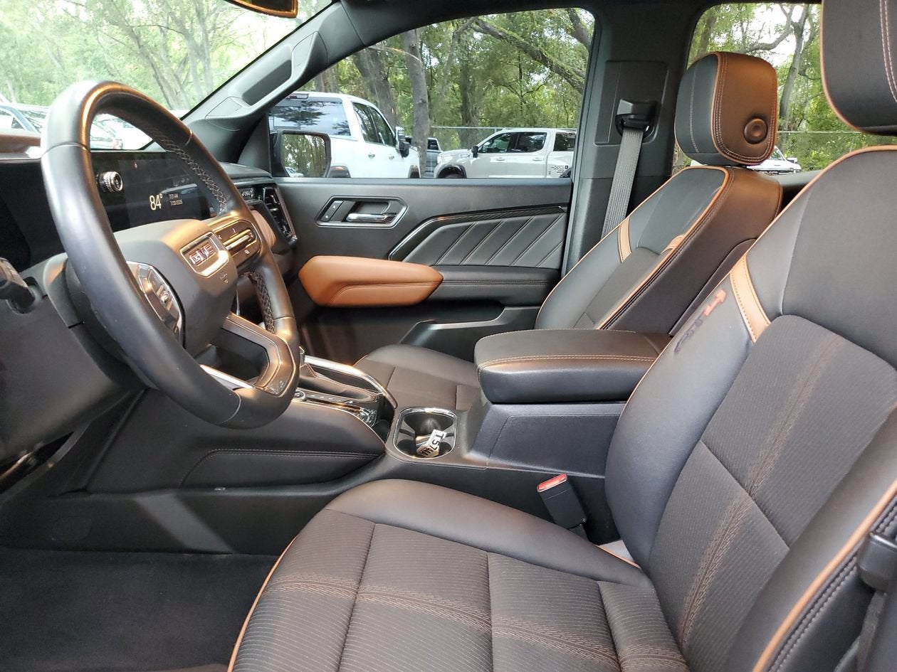 2023 GMC Canyon 4WD AT4