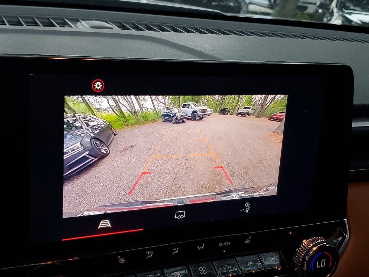2023 GMC Canyon 4WD AT4