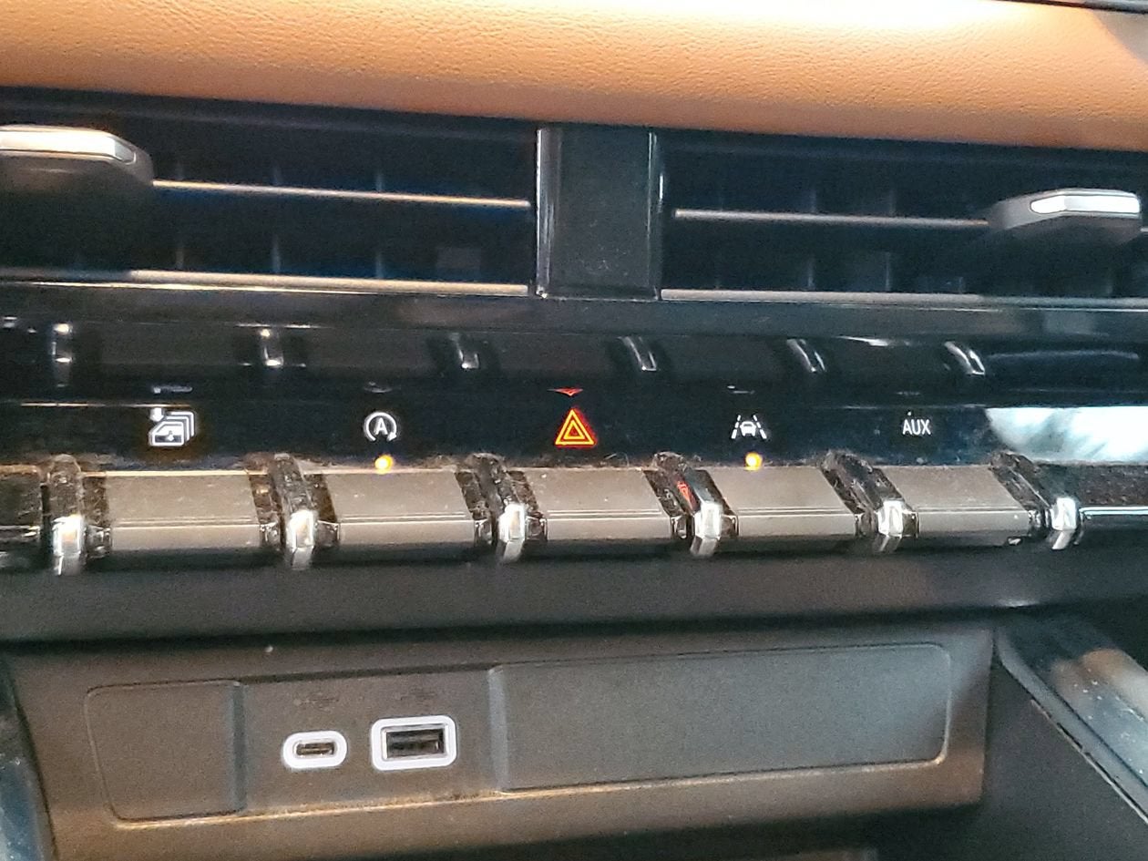 2023 GMC Canyon 4WD AT4