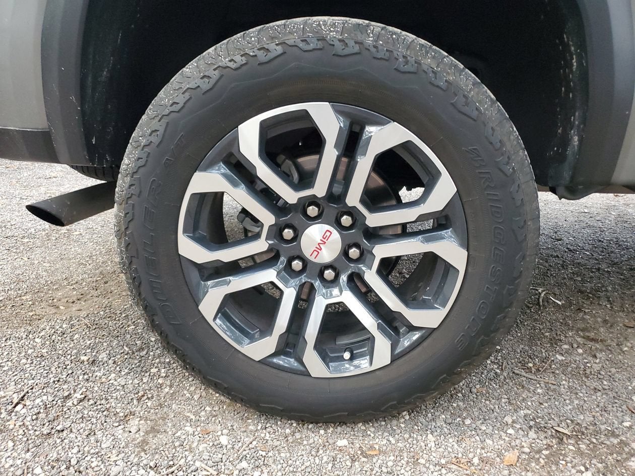 2023 GMC Canyon 4WD AT4