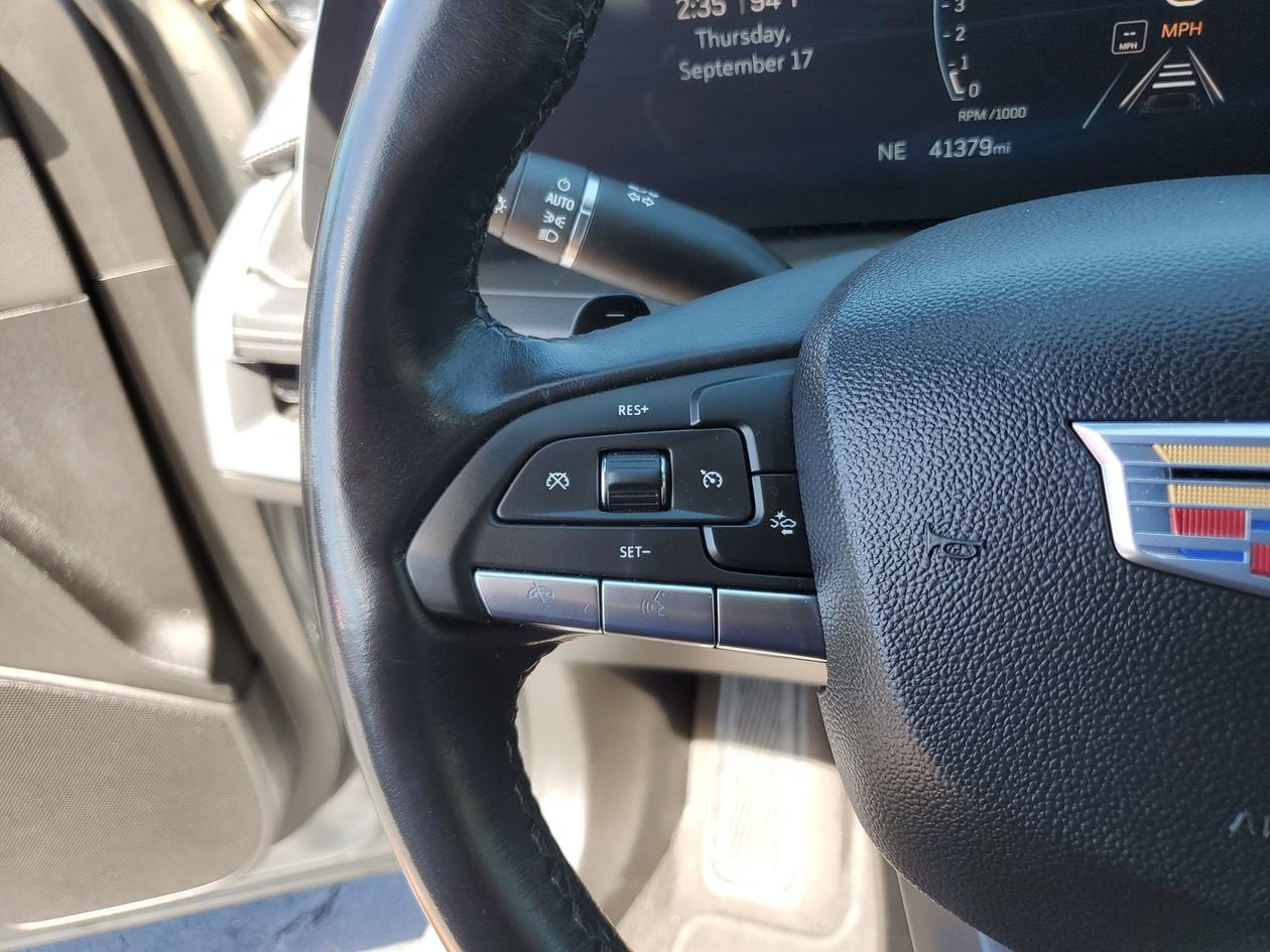 2024 Cadillac XT4 Premium Luxury