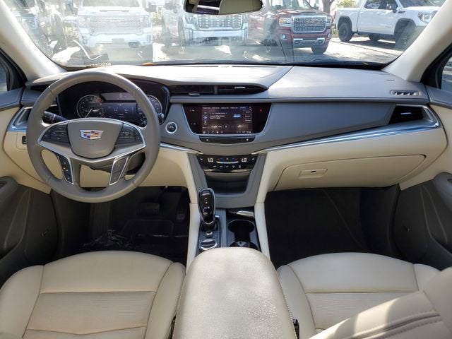 2022 Cadillac XT5 Premium Luxury
