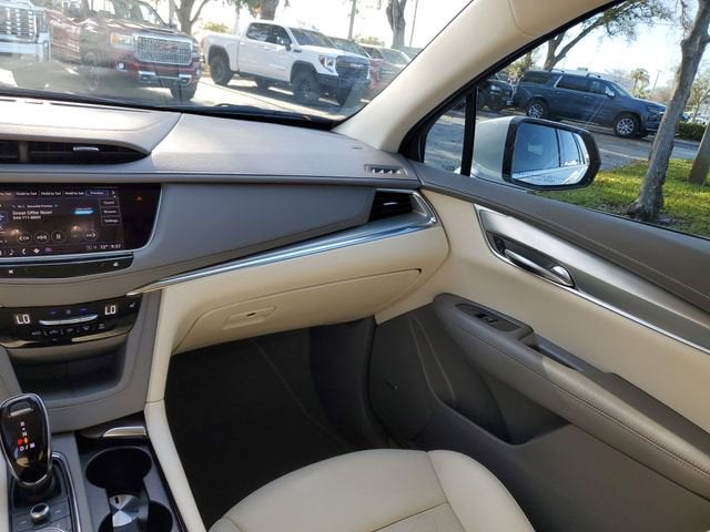 2022 Cadillac XT5 Premium Luxury