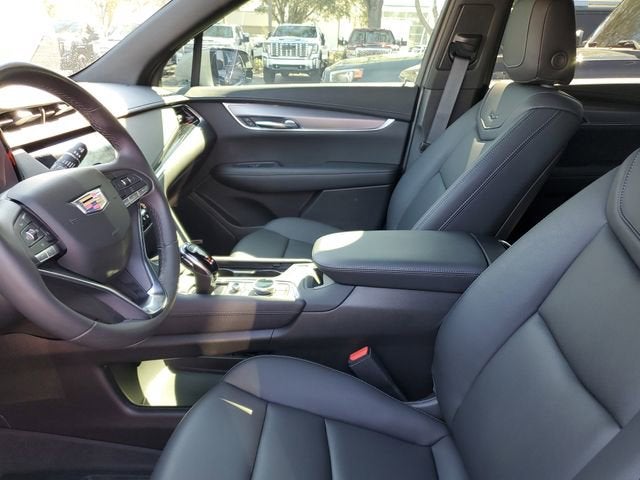 2025 Cadillac XT6 Luxury