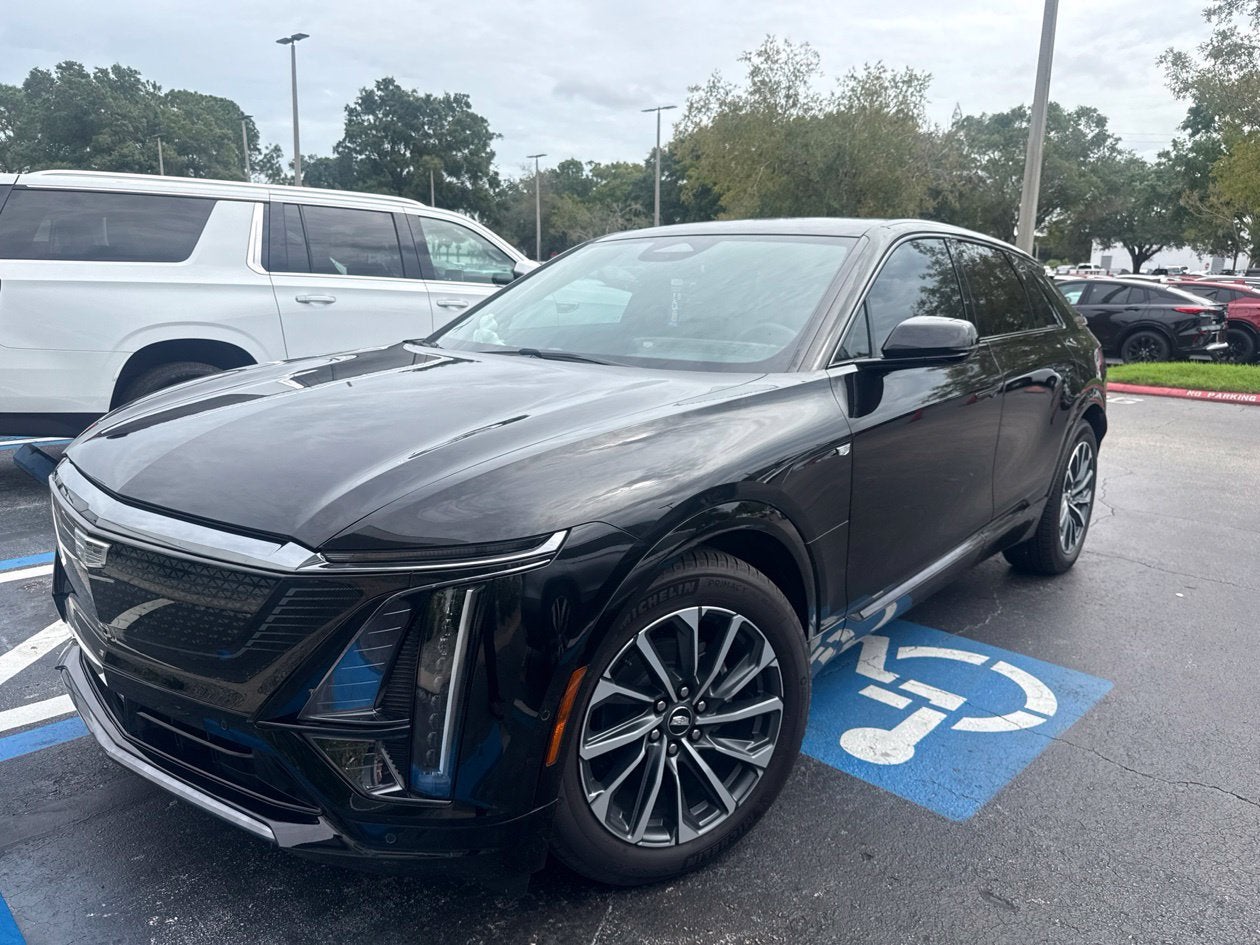 2024 Cadillac LYRIQ Sport 2