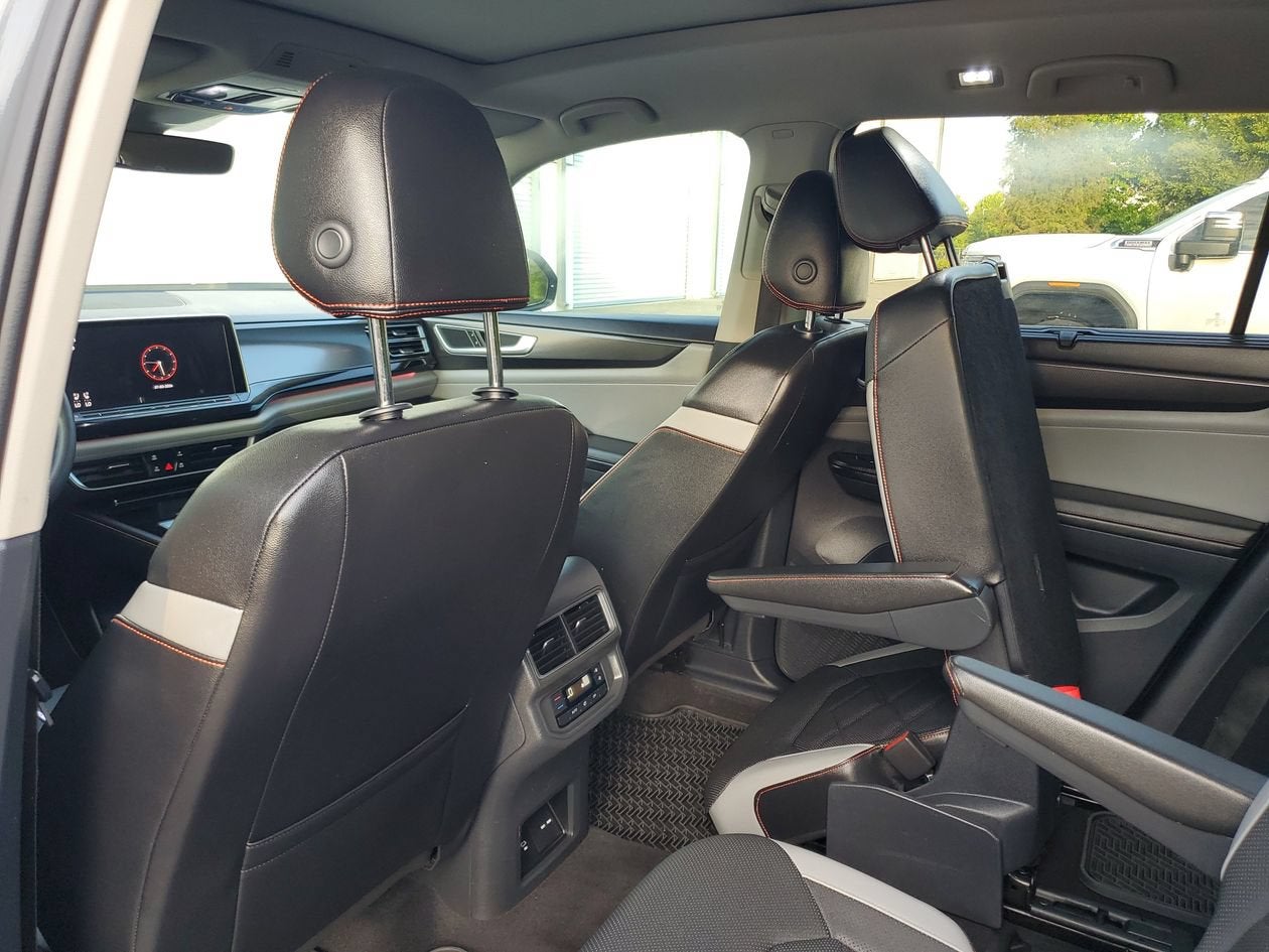 2024 Volkswagen Atlas 2.0T Peak Edition SE w/Technology