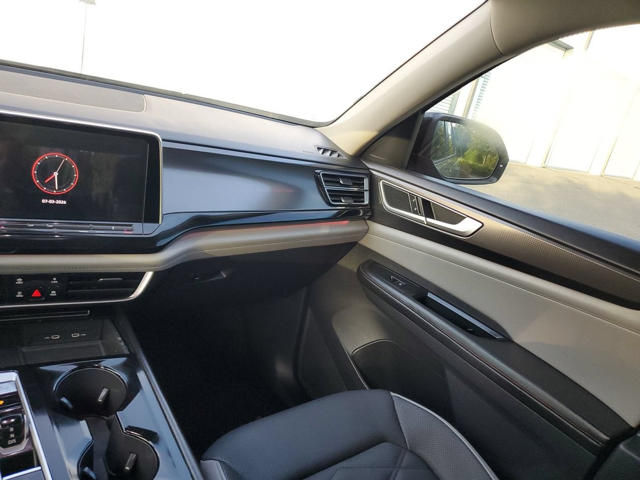 2024 Volkswagen Atlas 2.0T Peak Edition SE w/Technology