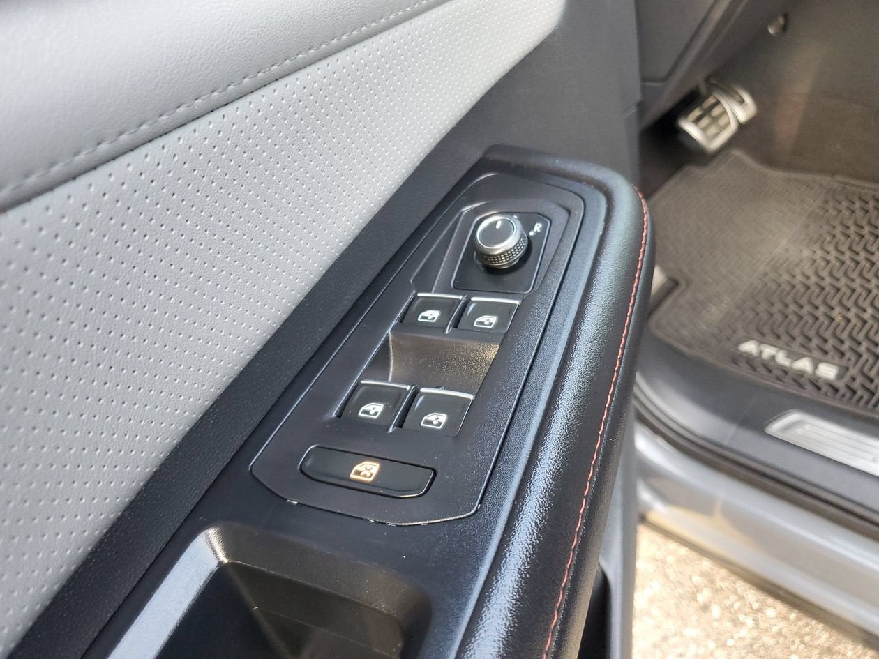 2024 Volkswagen Atlas 2.0T Peak Edition SE w/Technology