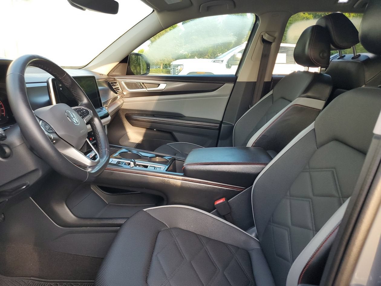 2024 Volkswagen Atlas 2.0T Peak Edition SE w/Technology