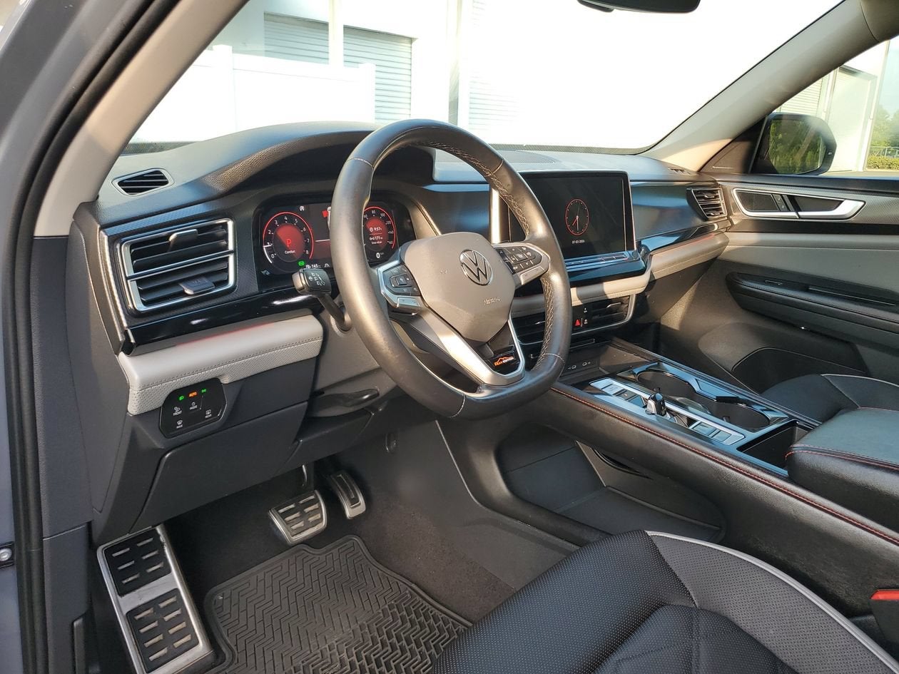 2024 Volkswagen Atlas 2.0T Peak Edition SE w/Technology