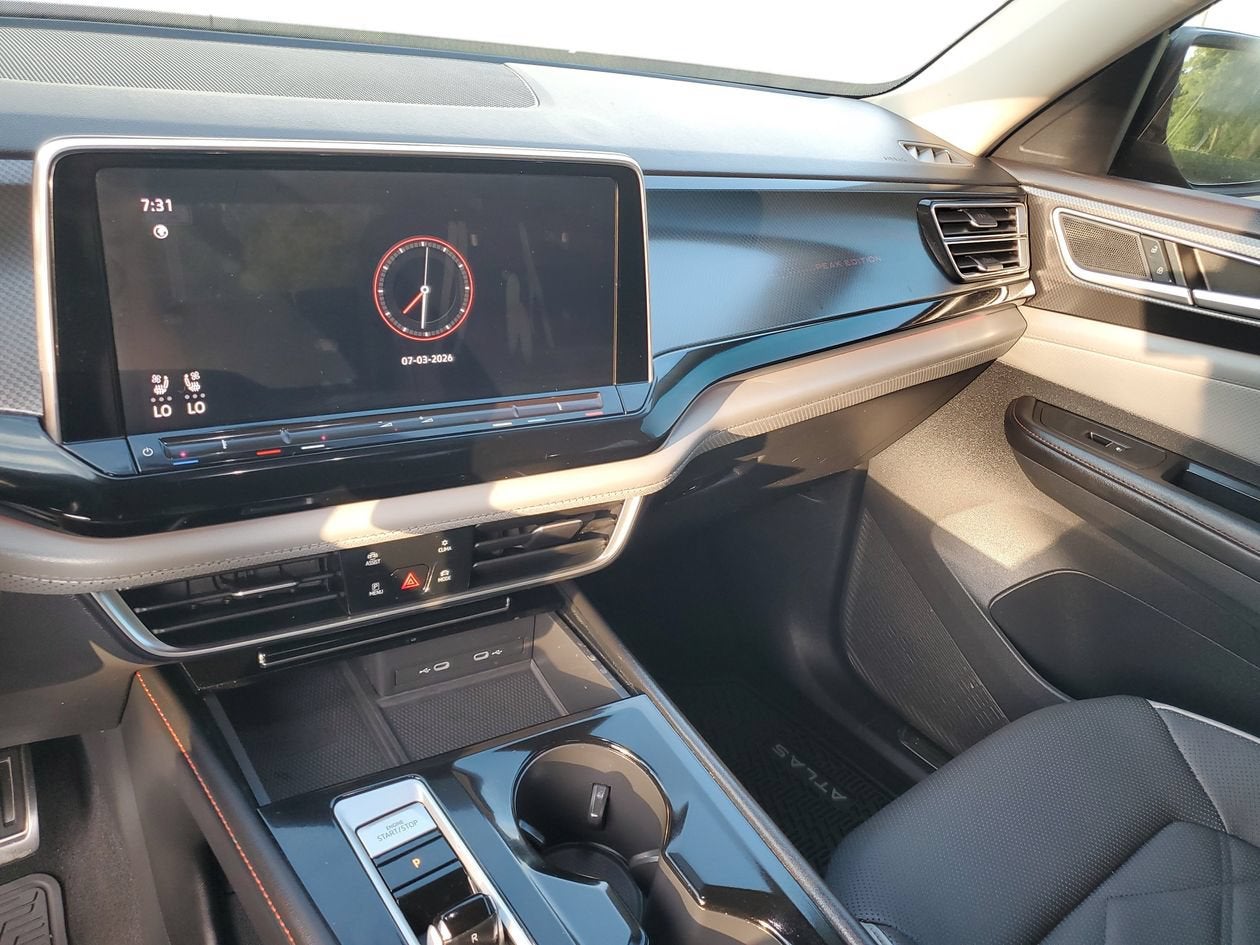 2024 Volkswagen Atlas 2.0T Peak Edition SE w/Technology
