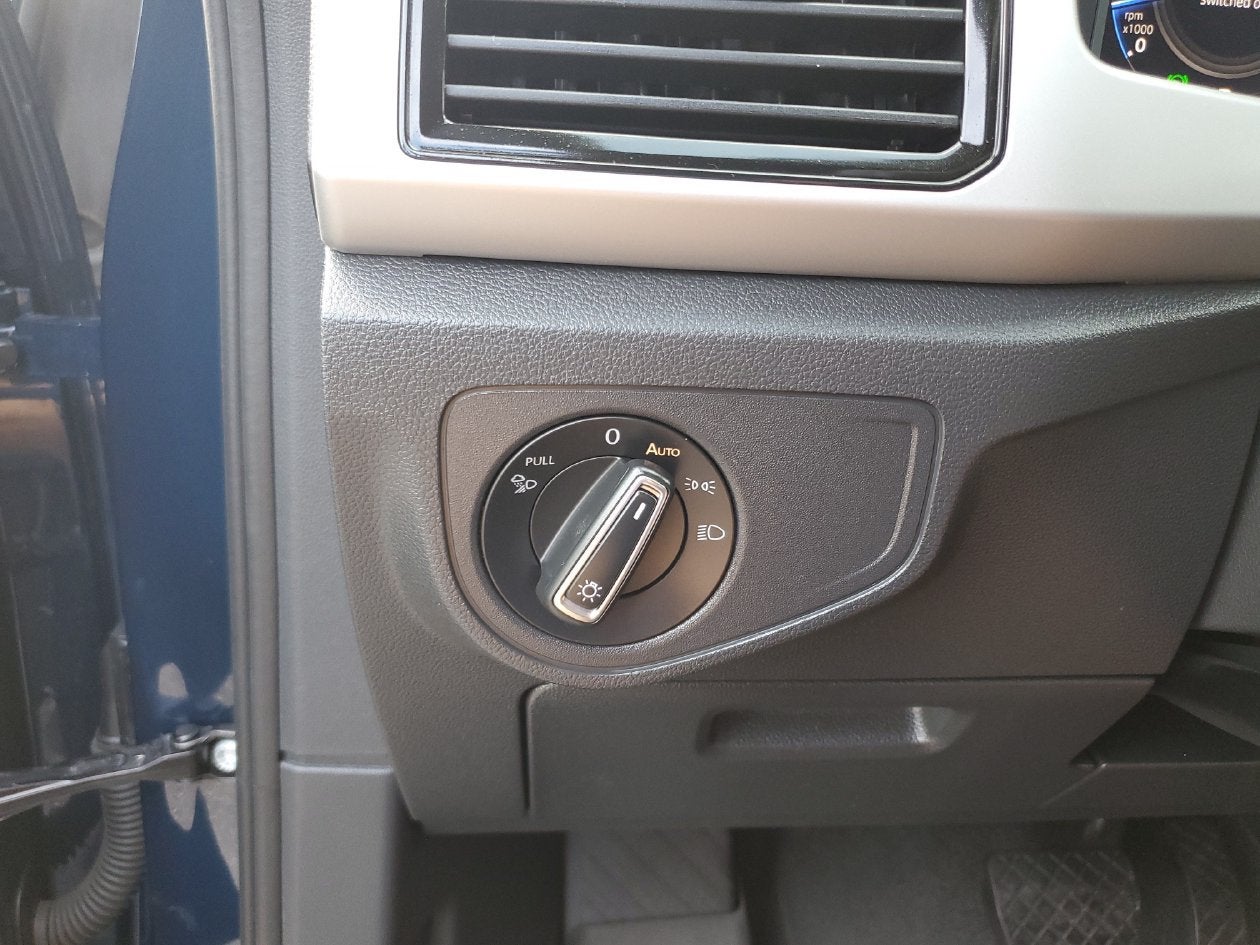 2023 Volkswagen Atlas Cross Sport 3.6L V6 SE w/Technology
