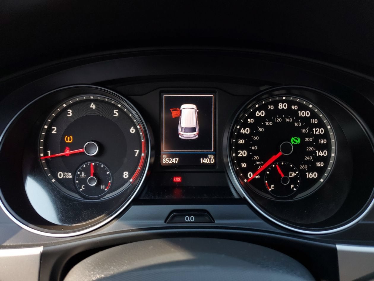 2021 Volkswagen Atlas Cross Sport 2.0T SE w/Technology