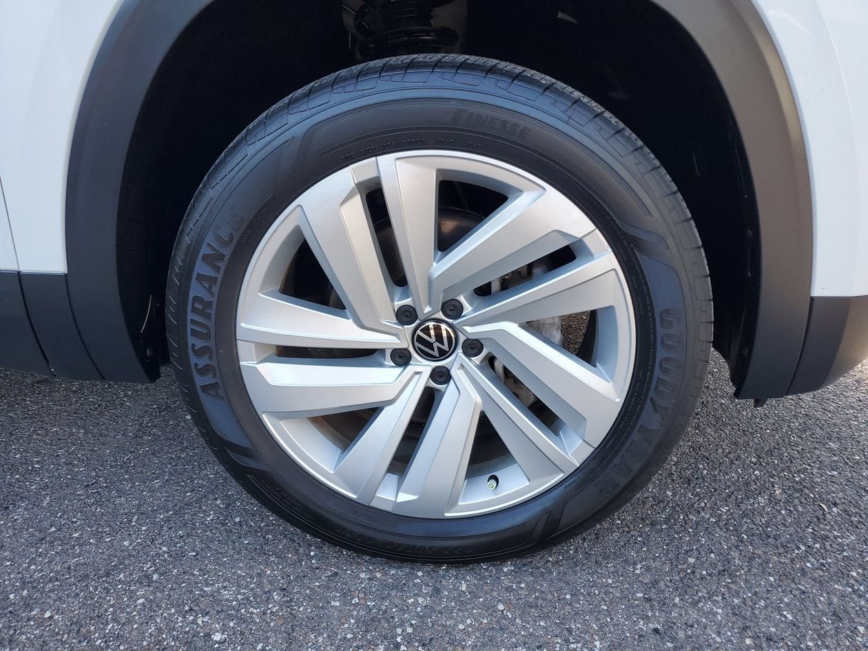 2021 Volkswagen Atlas Cross Sport 2.0T SE w/Technology