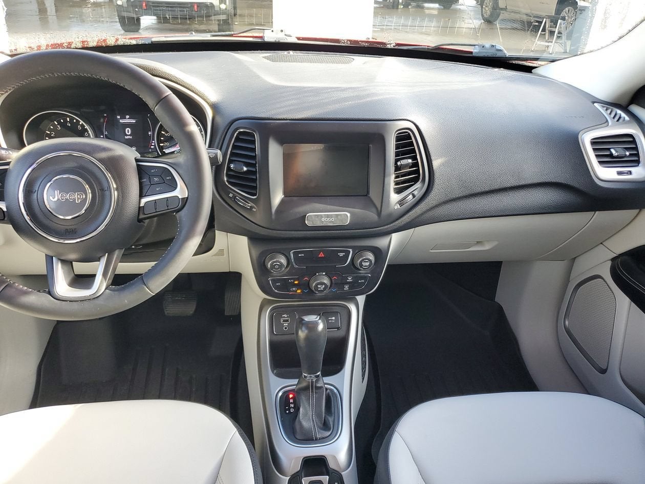 2019 Jeep Compass Latitude w/Sun/Wheel Pkg