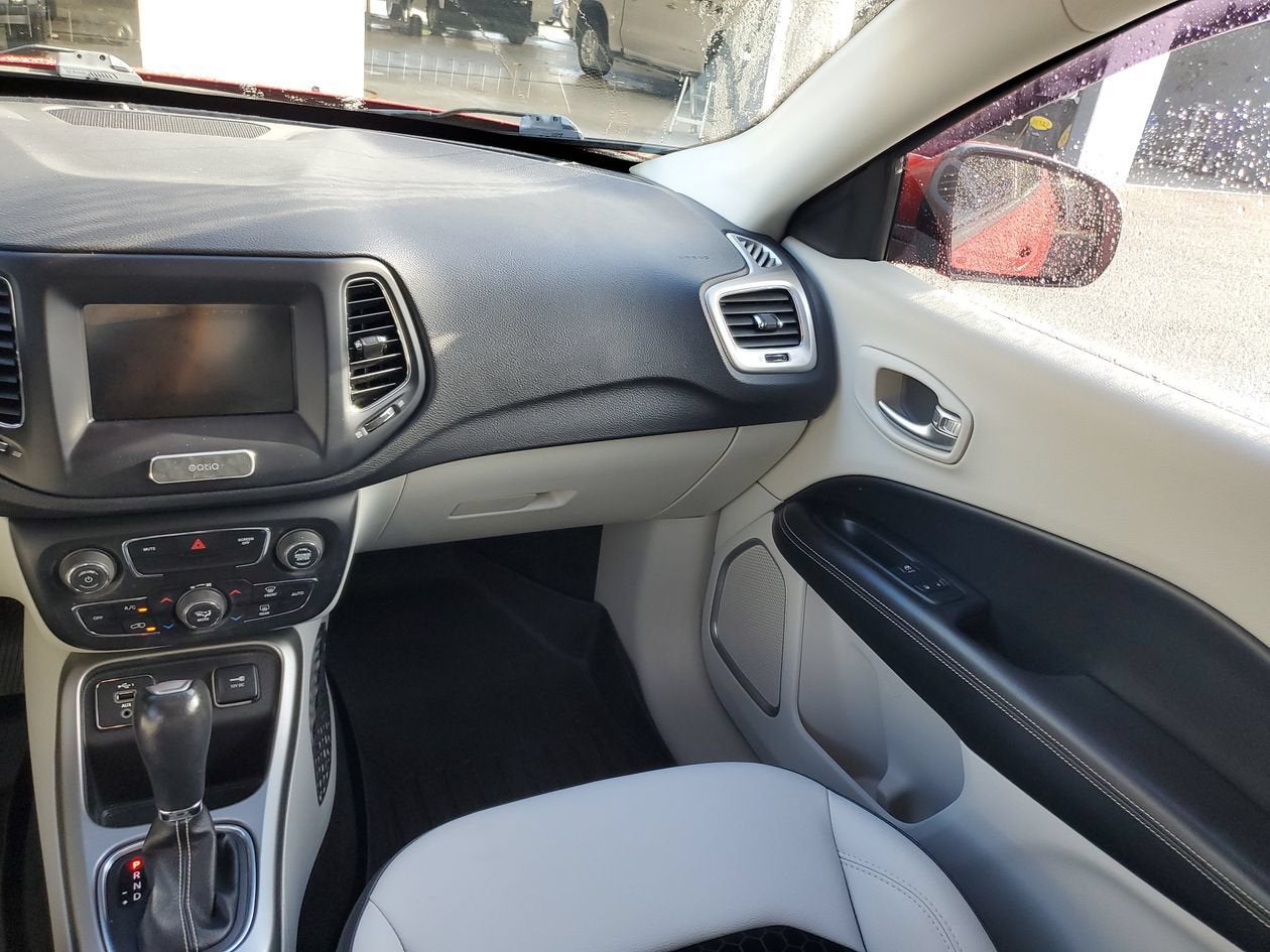 2019 Jeep Compass Latitude w/Sun/Wheel Pkg