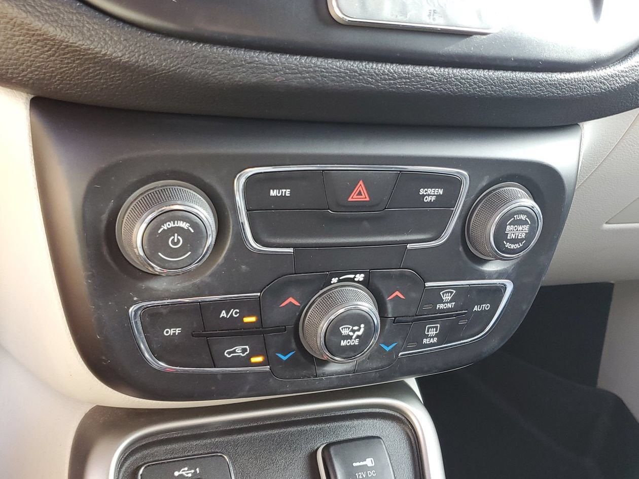 2019 Jeep Compass Latitude w/Sun/Wheel Pkg