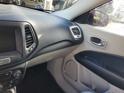 2019 Jeep Compass Latitude w/Sun/Wheel Pkg