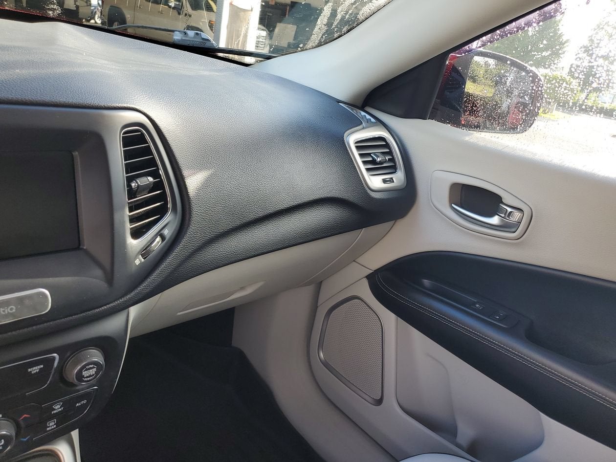 2019 Jeep Compass Latitude w/Sun/Wheel Pkg
