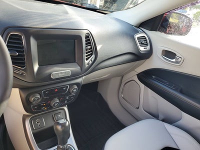 2019 Jeep Compass Latitude w/Sun/Wheel Pkg