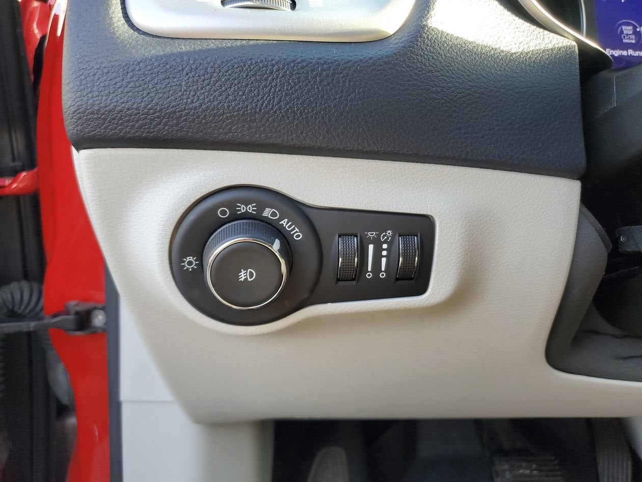 2019 Jeep Compass Latitude w/Sun/Wheel Pkg