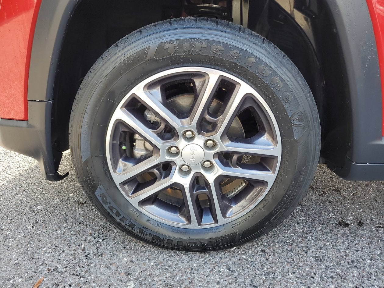 2019 Jeep Compass Latitude w/Sun/Wheel Pkg