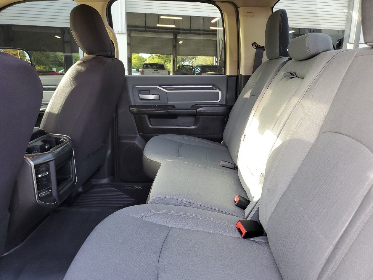 2019 RAM 3500 Big Horn Crew Cab 4x4 8' Box