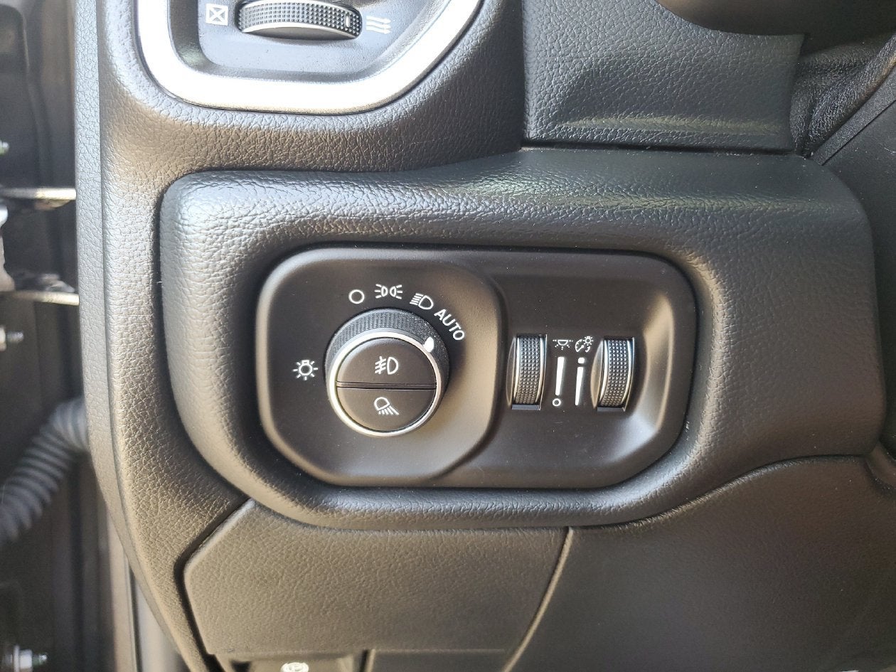 2019 RAM 3500 Big Horn Crew Cab 4x4 8' Box