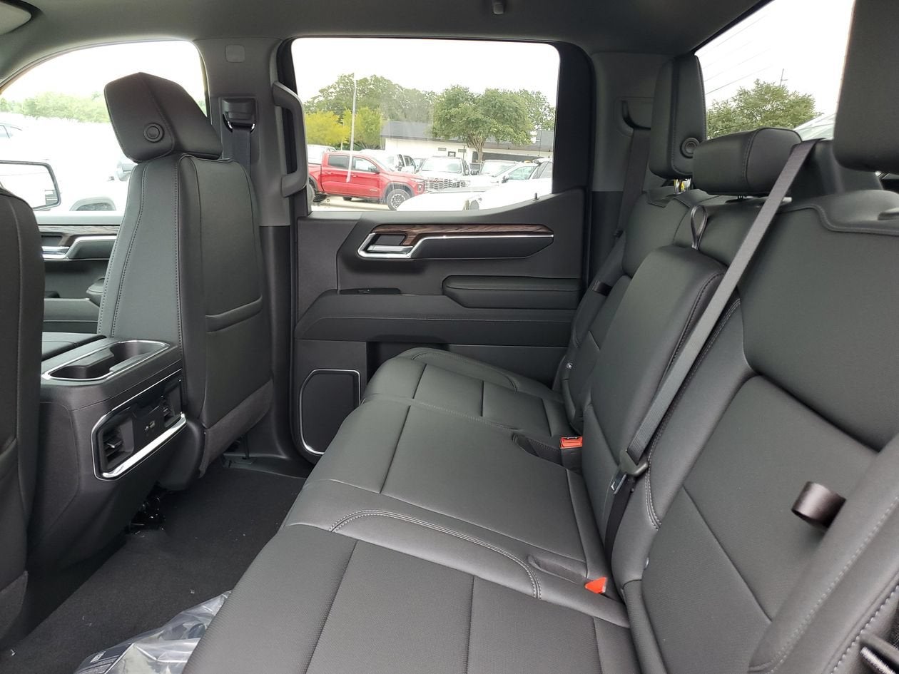 2026 GMC Sierra 1500 SLT - Photo 13