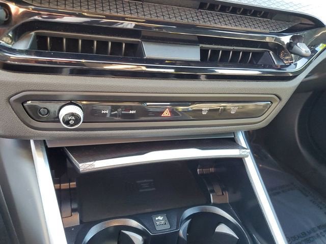 2025 BMW 3 Series 330i