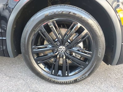 2022 Volkswagen Tiguan 2.0T SE R-Line Black