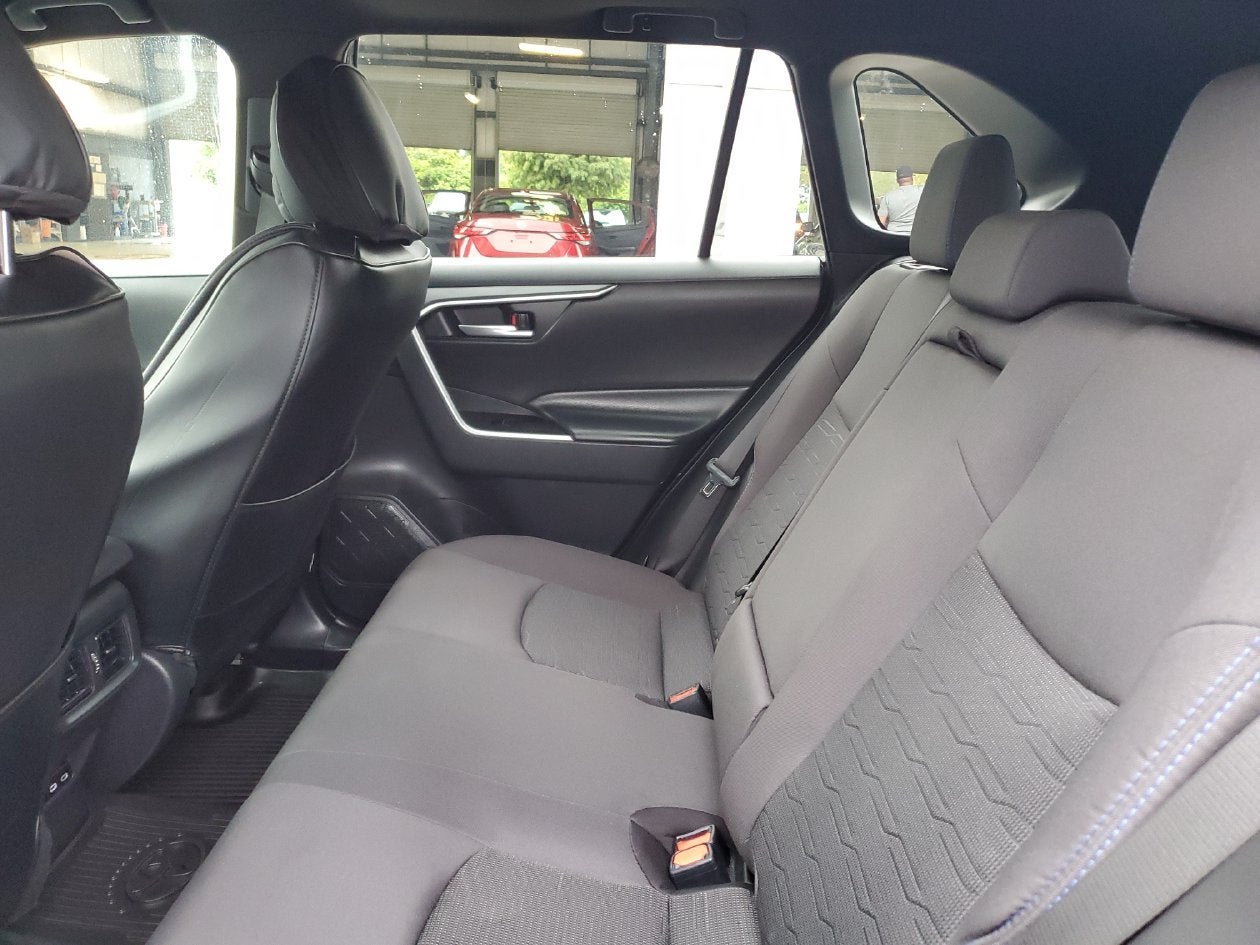 2023 Toyota RAV4 Hybrid SE