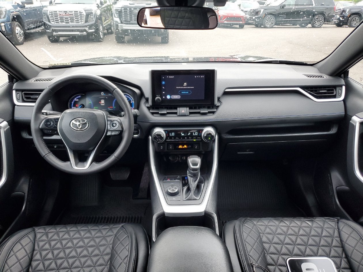 2023 Toyota RAV4 Hybrid SE