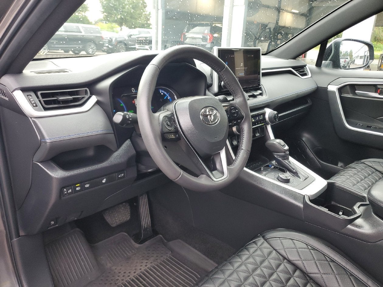 2023 Toyota RAV4 Hybrid SE