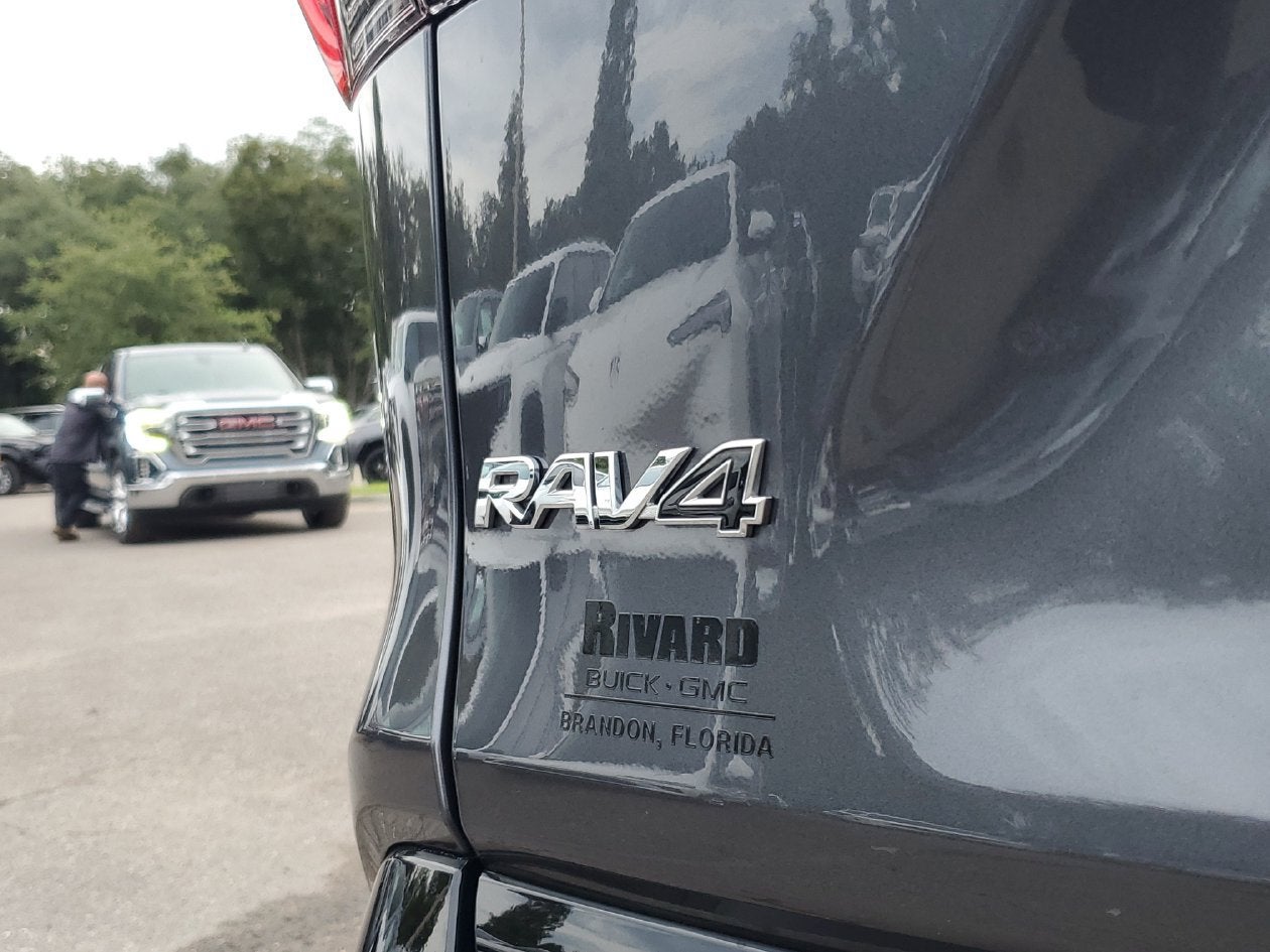 2023 Toyota RAV4 Hybrid SE