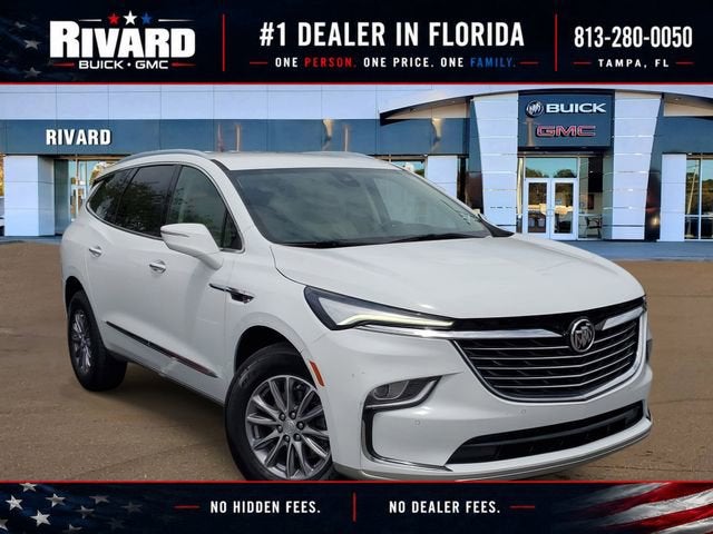 2022 Buick Enclave Essence's photo