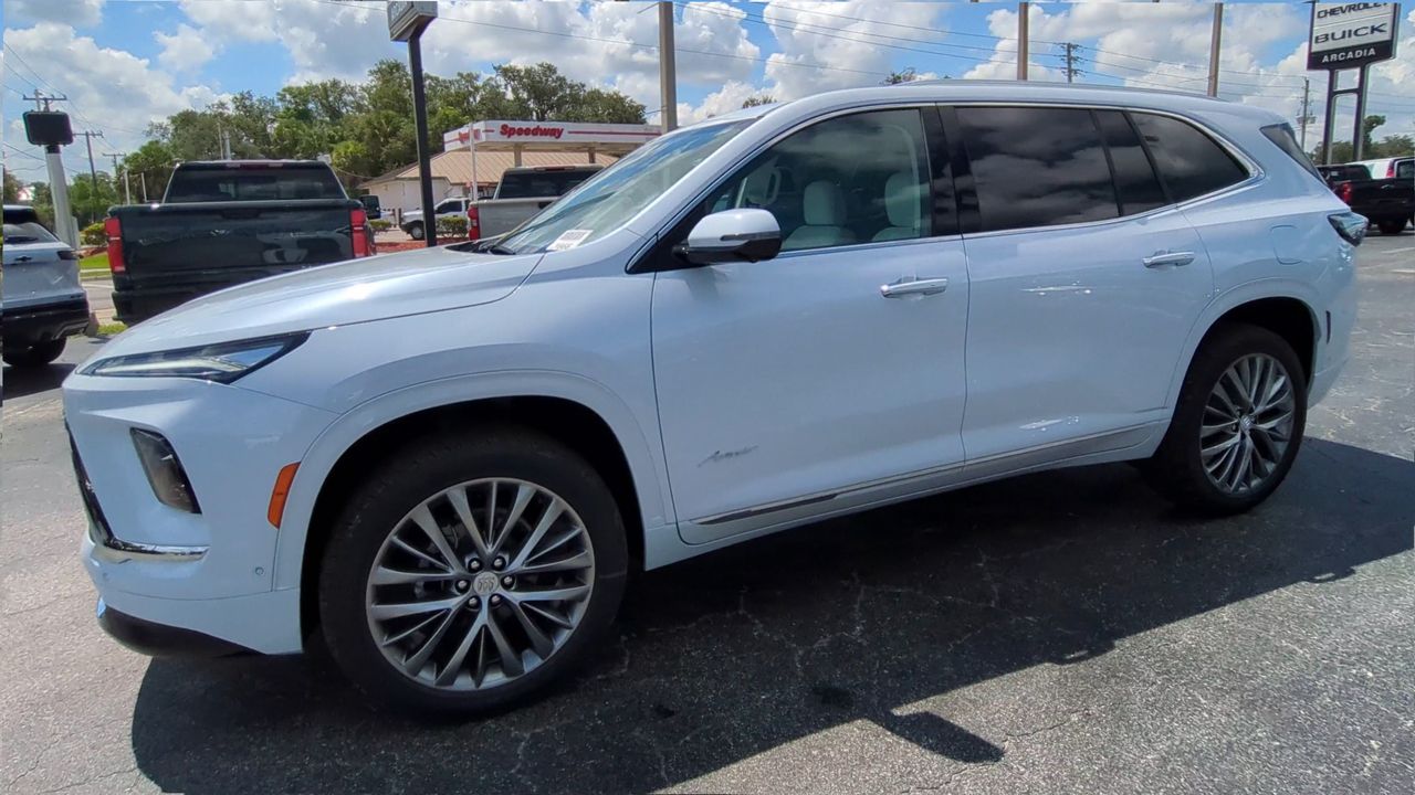 2026 Buick Enclave Avenir