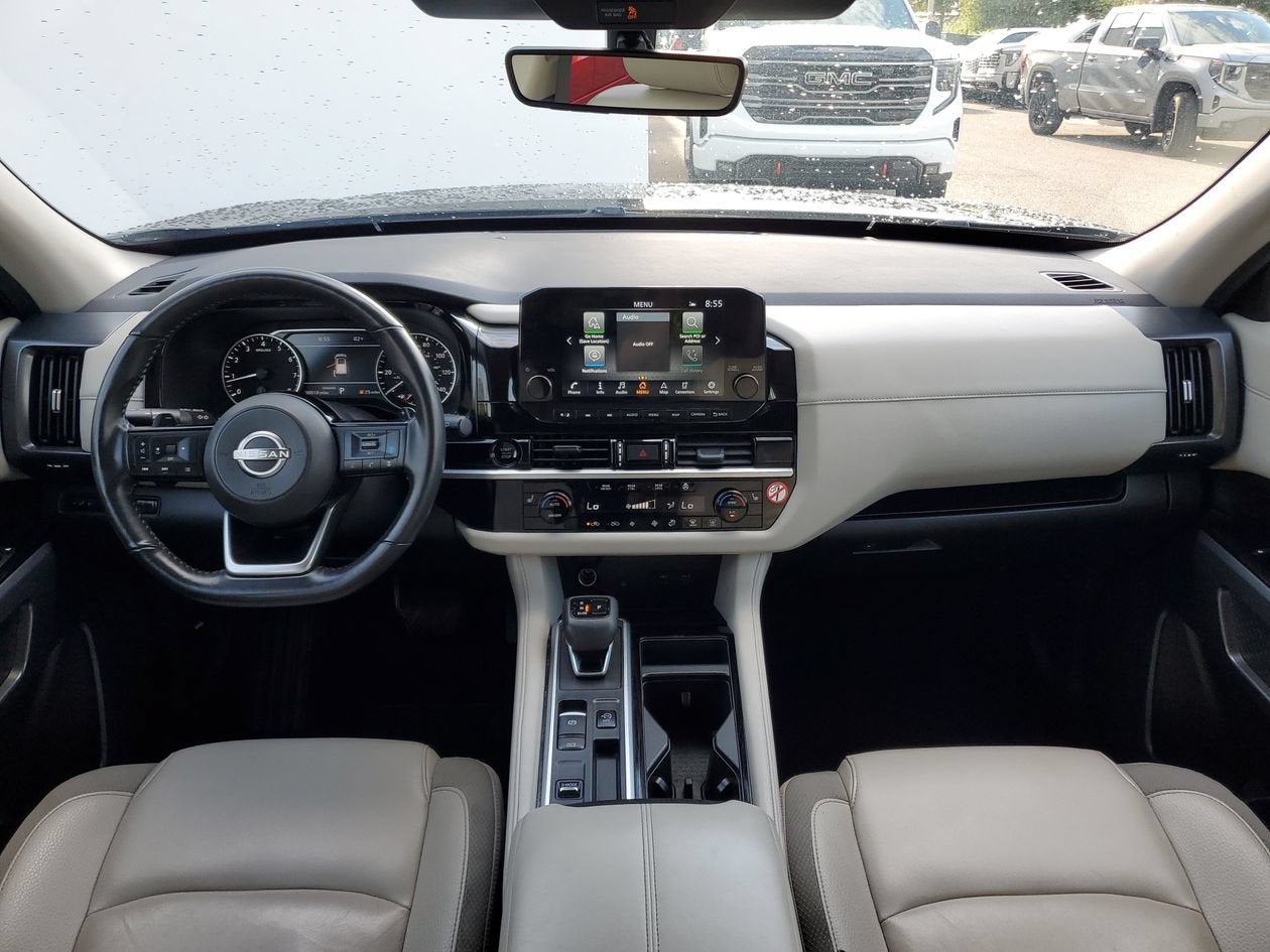 2025 Nissan Pathfinder SL