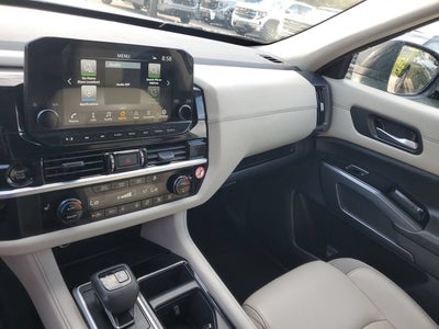 2025 Nissan Pathfinder SL