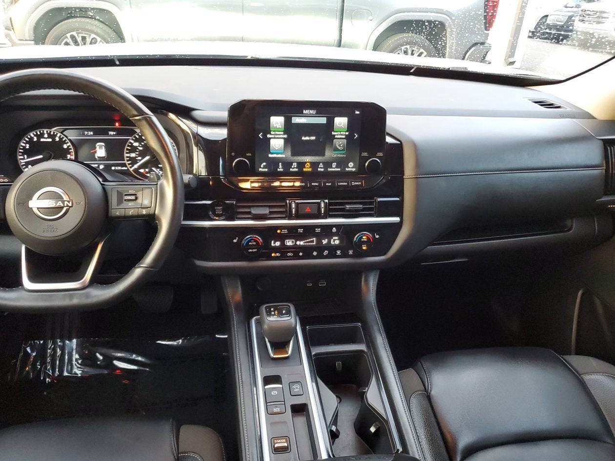 2025 Nissan Pathfinder SL